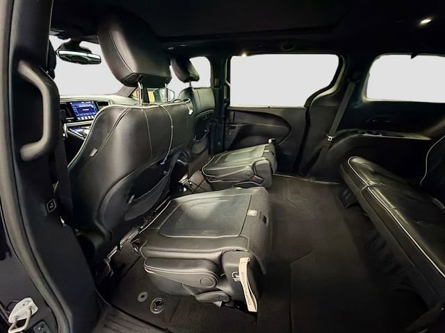 Used 2019 Chrysler Pacifica Limited w/ Advanced Safetytec Group image 24