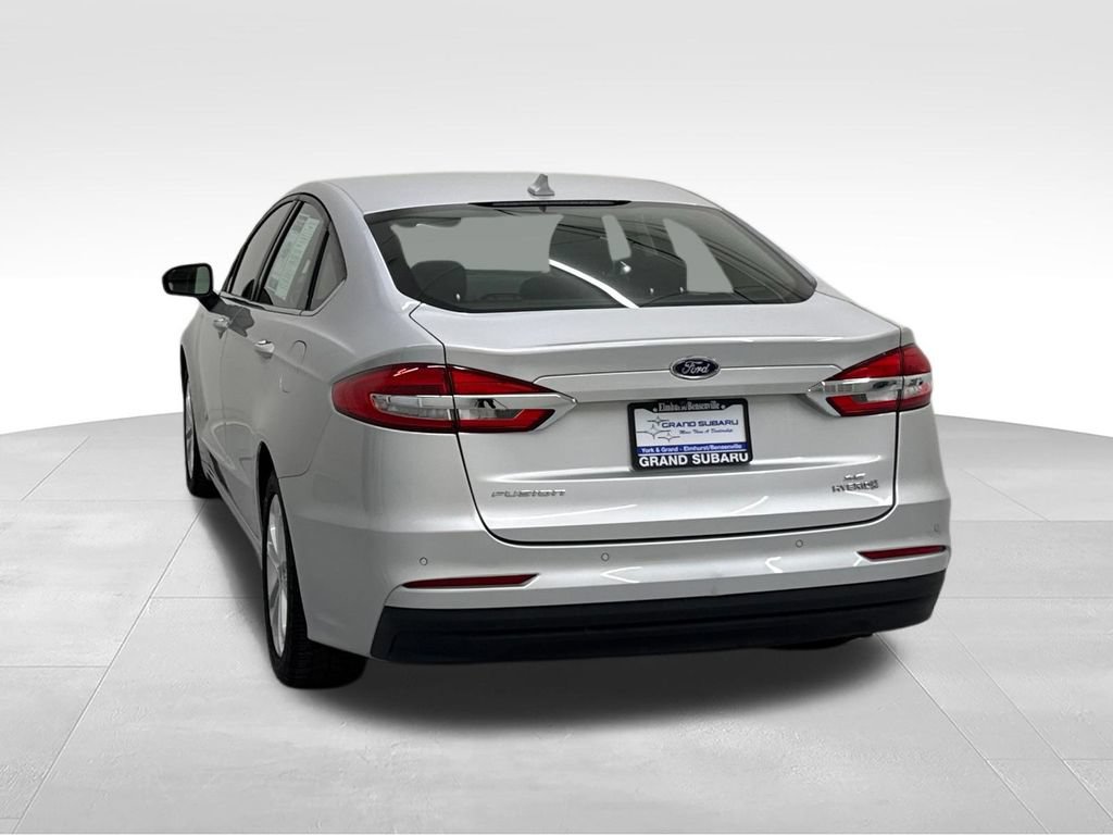 Used 2019 Ford Fusion SE FWD image 4