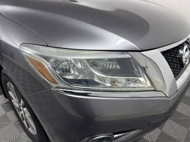Used 2015 Nissan Pathfinder S image 12