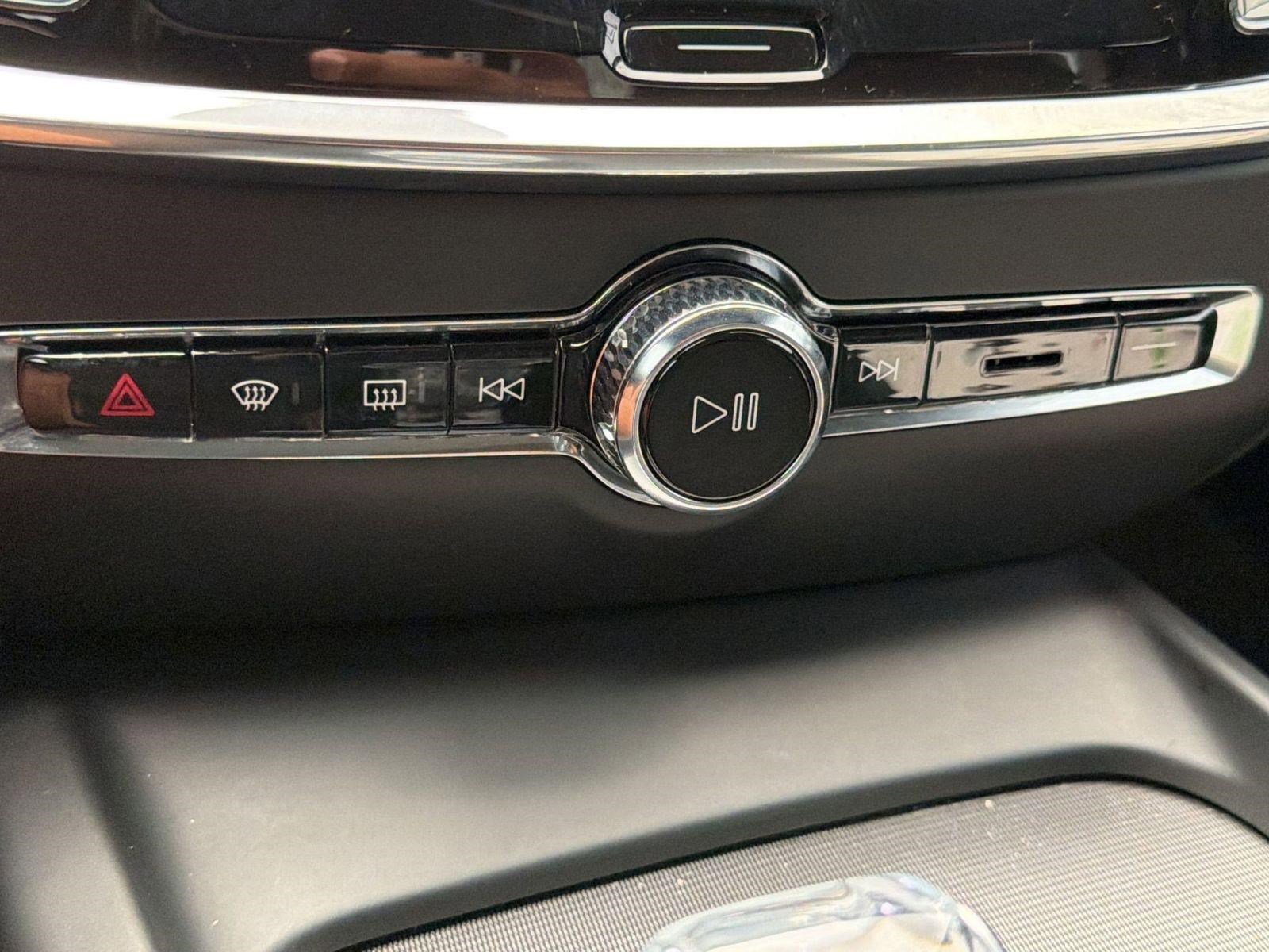 Certified 2024 Volvo S60 B5 Plus w/ Climate Package image 19