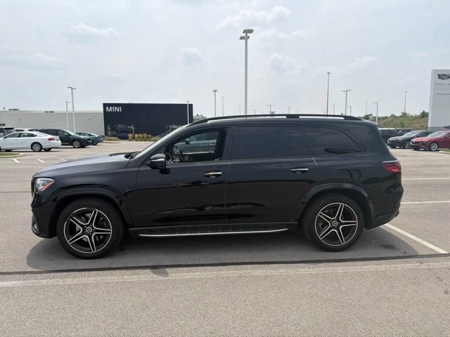 Used 2024 Mercedes-Benz GLS 450 4MATIC image 3