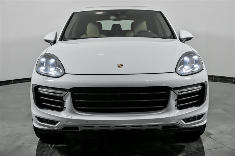 Used 2016 Porsche Cayenne GTS AWD/4WD image 4