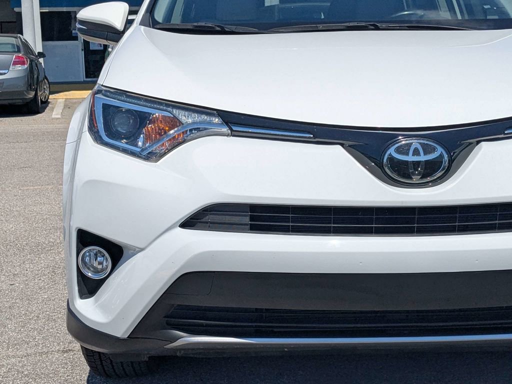 Used 2018 Toyota RAV4 XLE AWD/4WD image 8