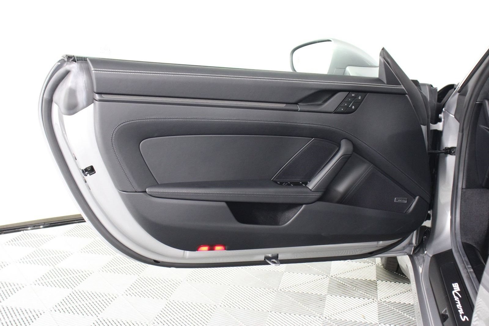Certified 2025 Porsche 911 Carrera S RWD image 20