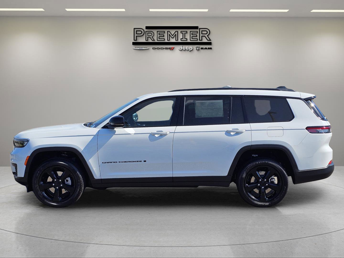 New 2025 Jeep Grand Cherokee L Altitude image 8