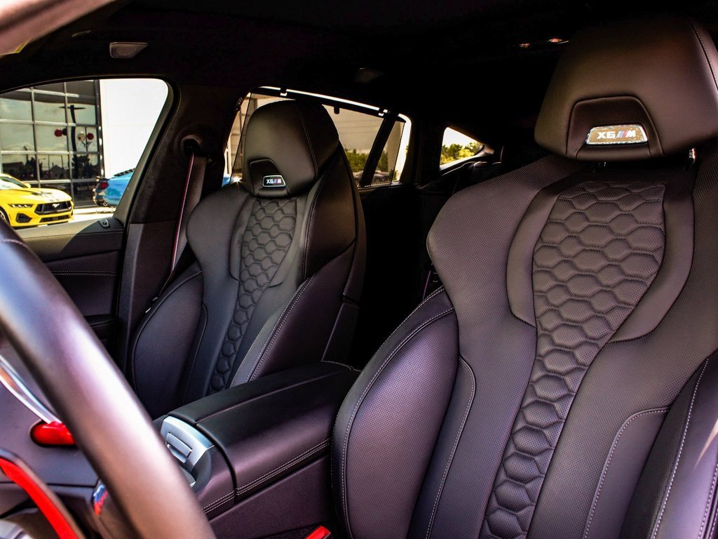Used 2025 BMW X6 M Competition w/ Executive Package image 33