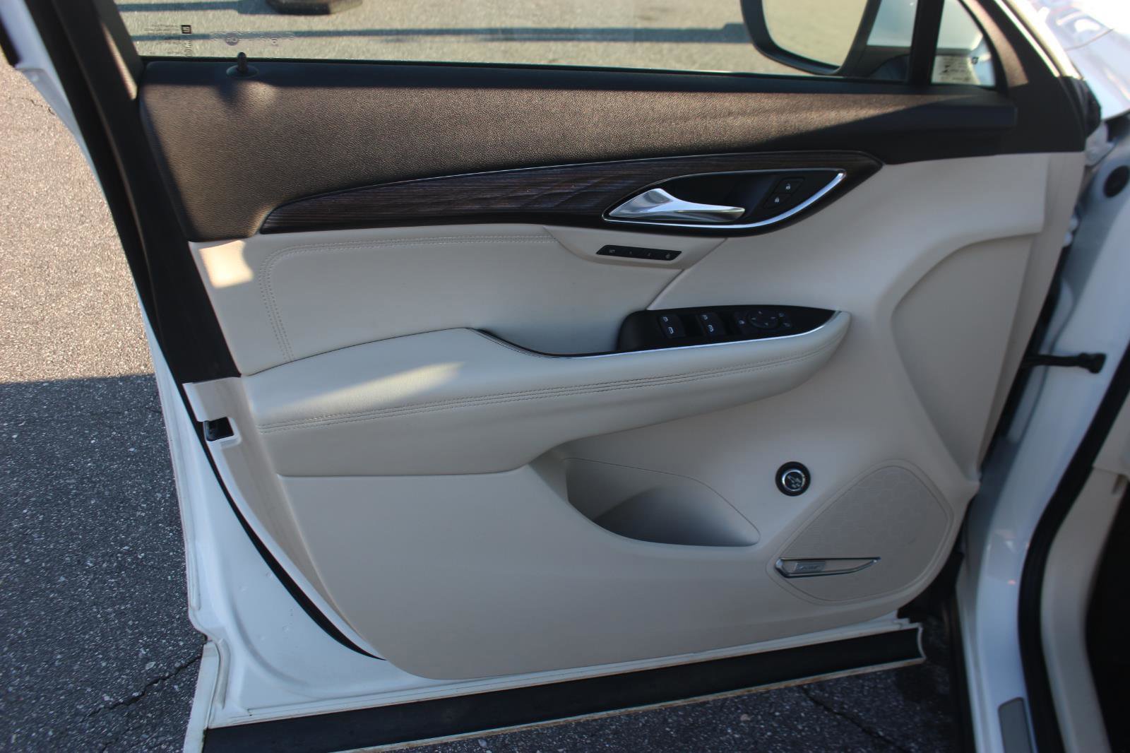 Used 2022 Buick Envision Avenir w/ Safety Package image 12