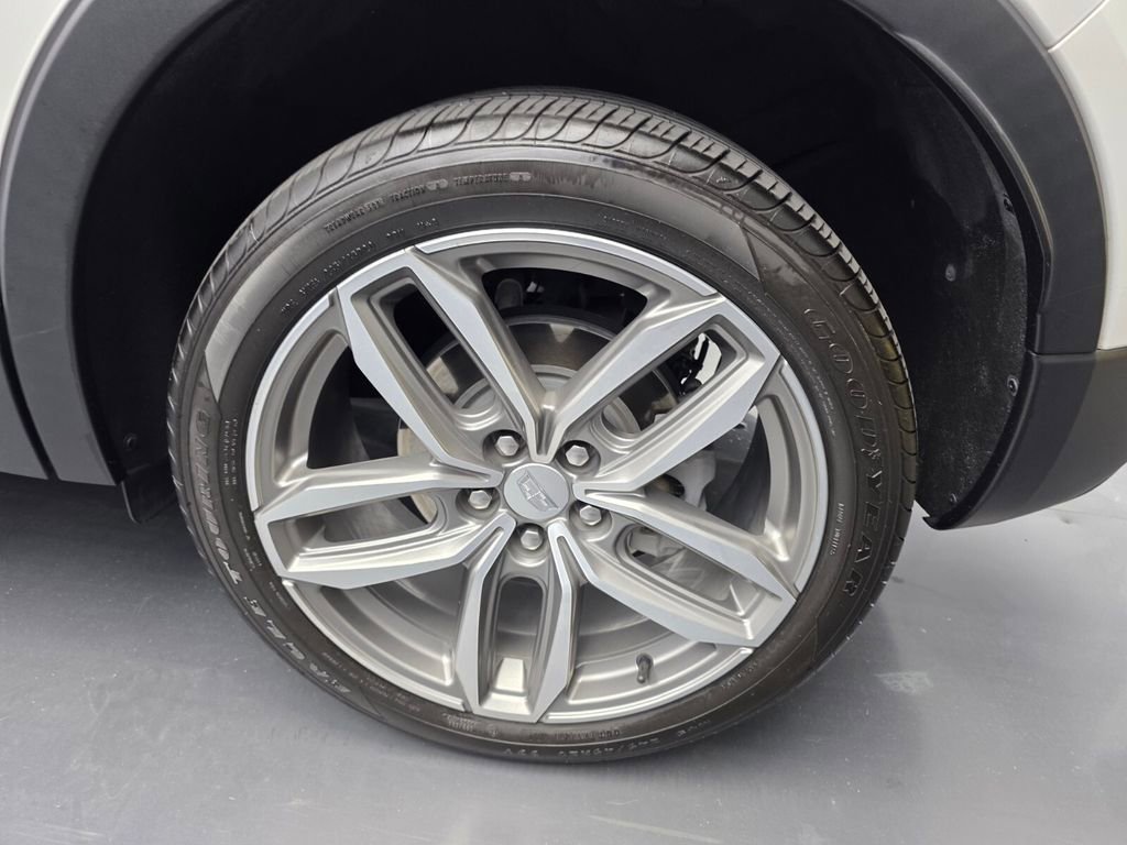 Used 2023 Cadillac XT4 Sport FWD image 17