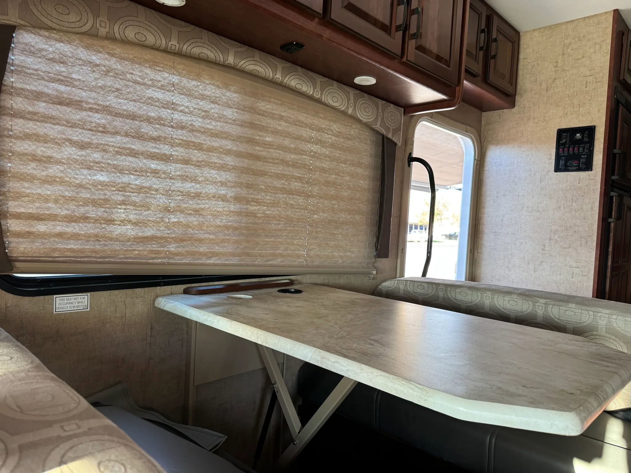 Used 2015 Ford E-450 and Econoline 450 Super Duty w/ Motorhome Prep Package image 35