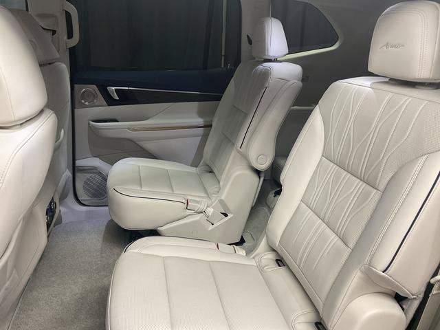 New 2026 Buick Enclave Avenir w/ Super Cruise Package FWD image 10