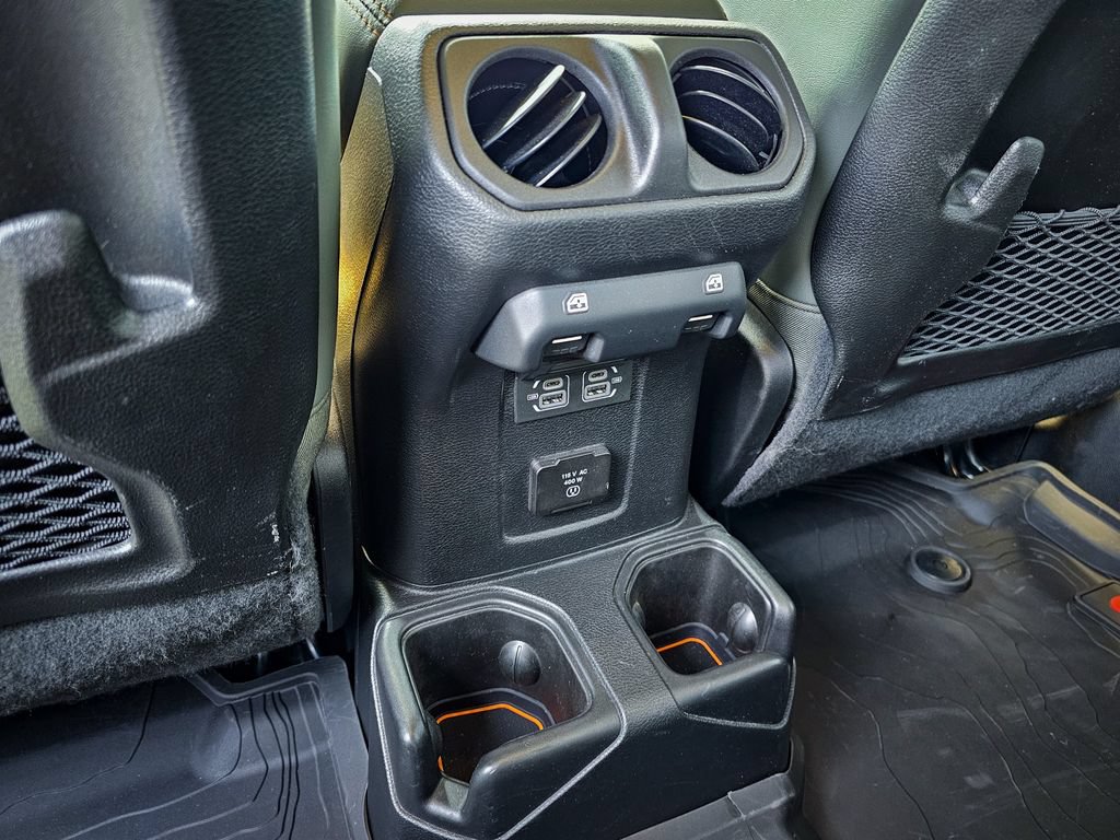 Used 2025 Jeep Gladiator Mojave AWD/4WD image 38