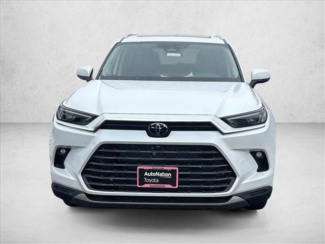 Used 2025 Toyota Grand Highlander AWD image 12