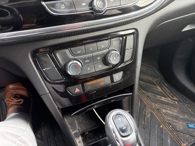 Used 2020 Buick Encore Preferred image 43