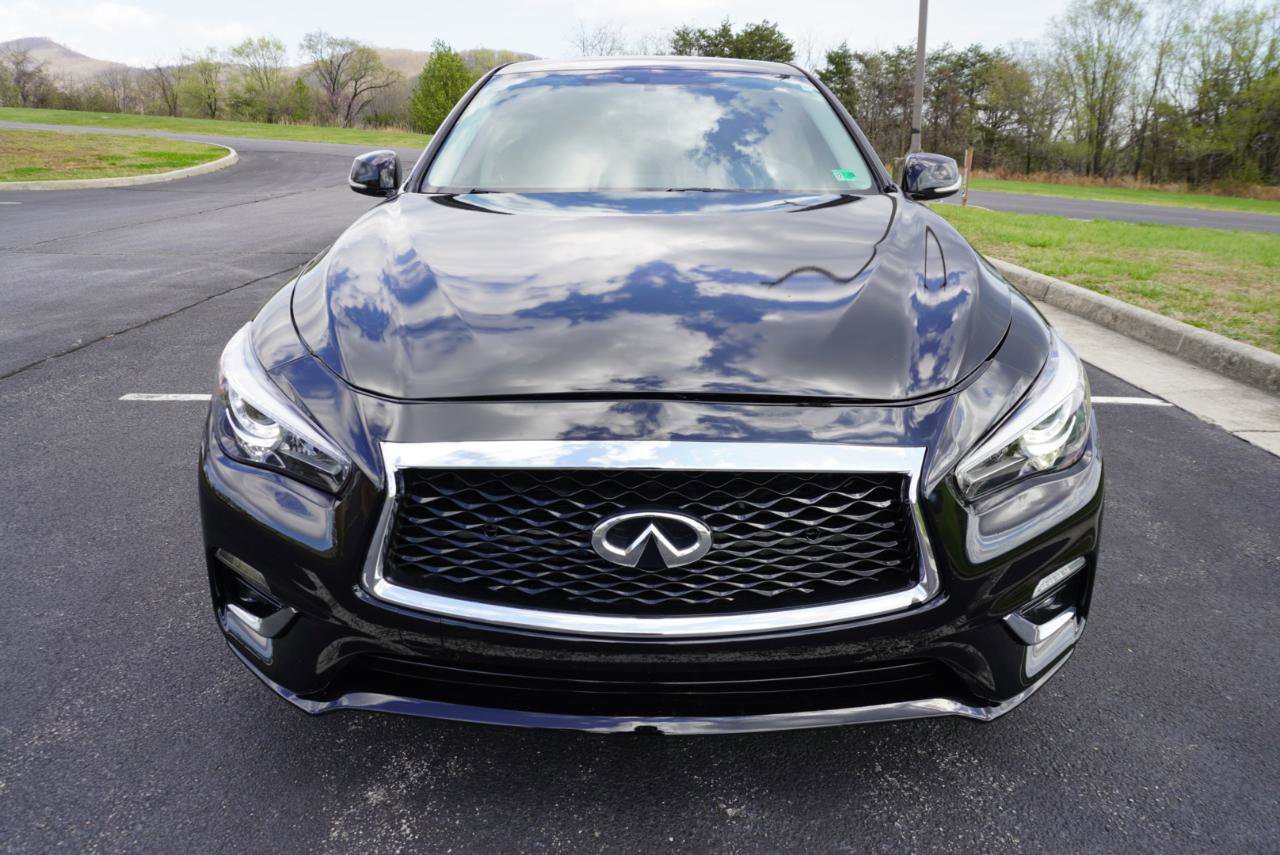 Used 2018 INFINITI Q50 Luxe w/ Cargo Package (L95) image 2