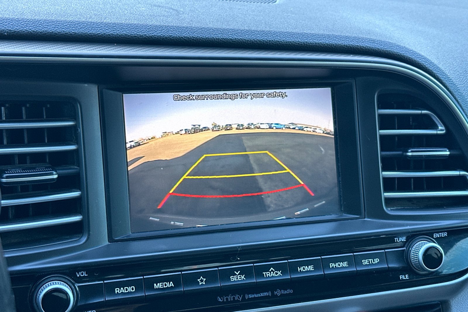 Used 2020 Hyundai Elantra Limited image 19