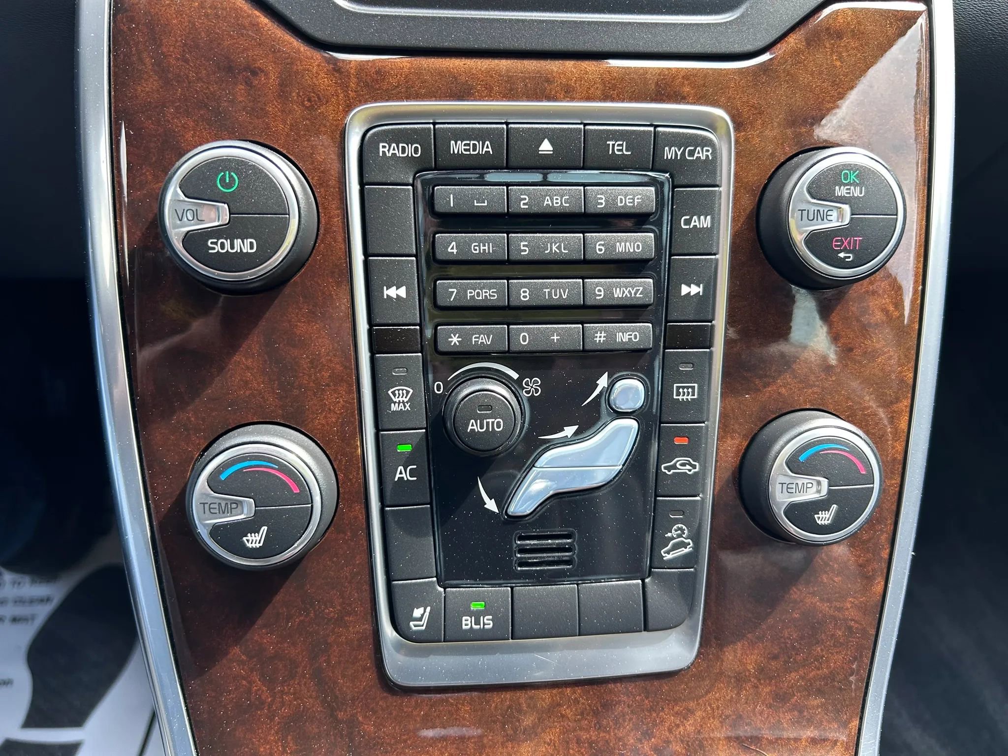 Used 2014 Volvo XC70 T6 image 51