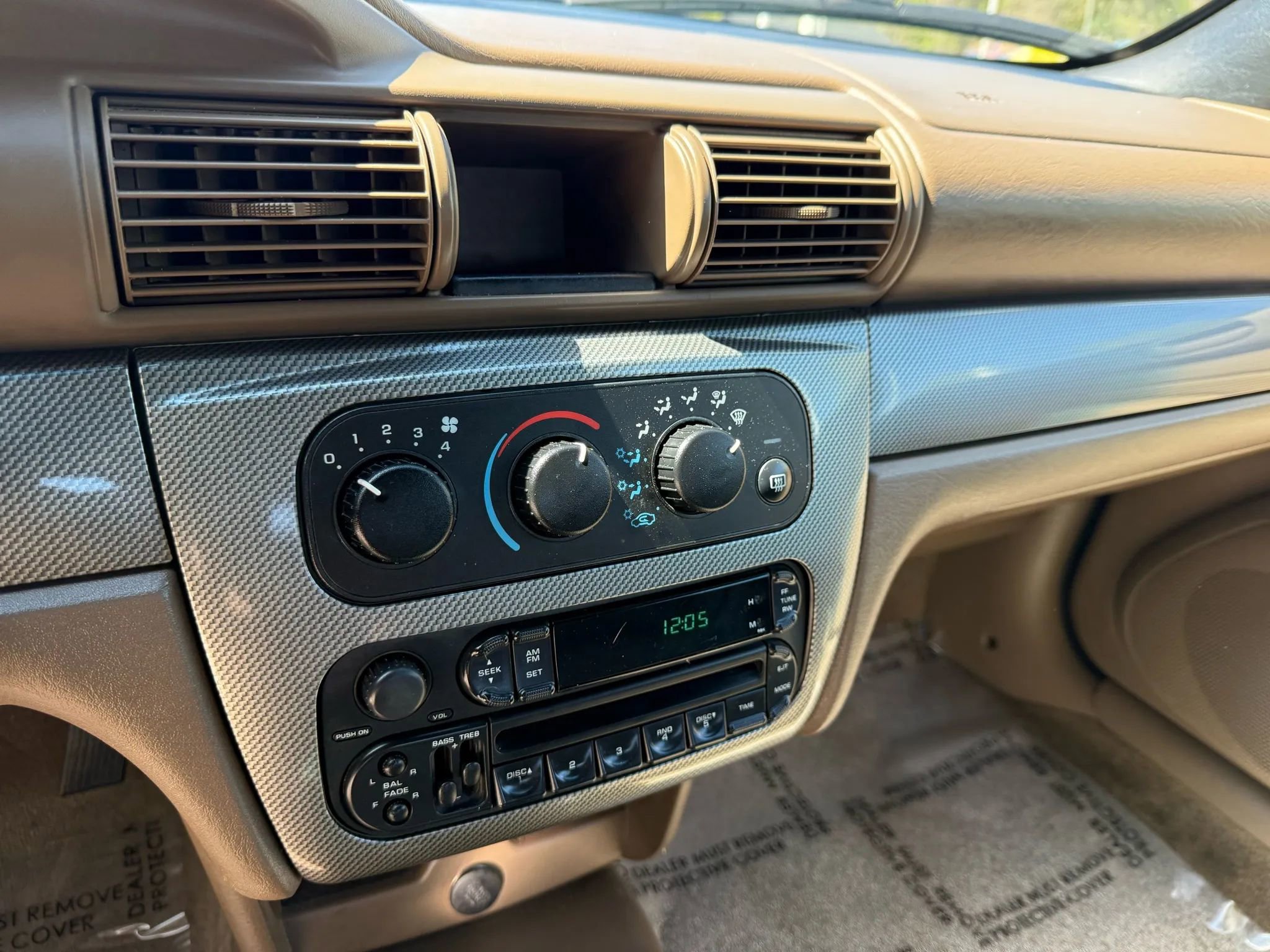 Used 2004 Chrysler Sebring GTC image 23