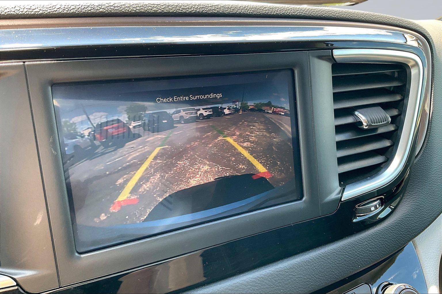 Used 2024 Chrysler Voyager LX FWD image 21