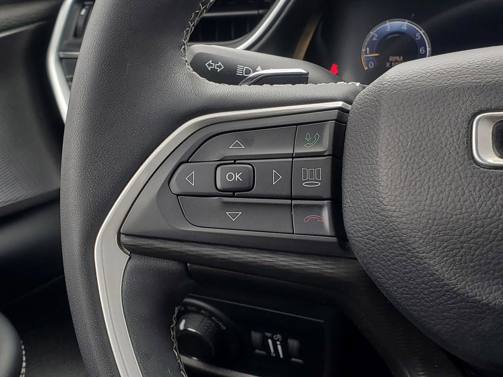 Used 2023 Jeep Grand Cherokee L Laredo image 18