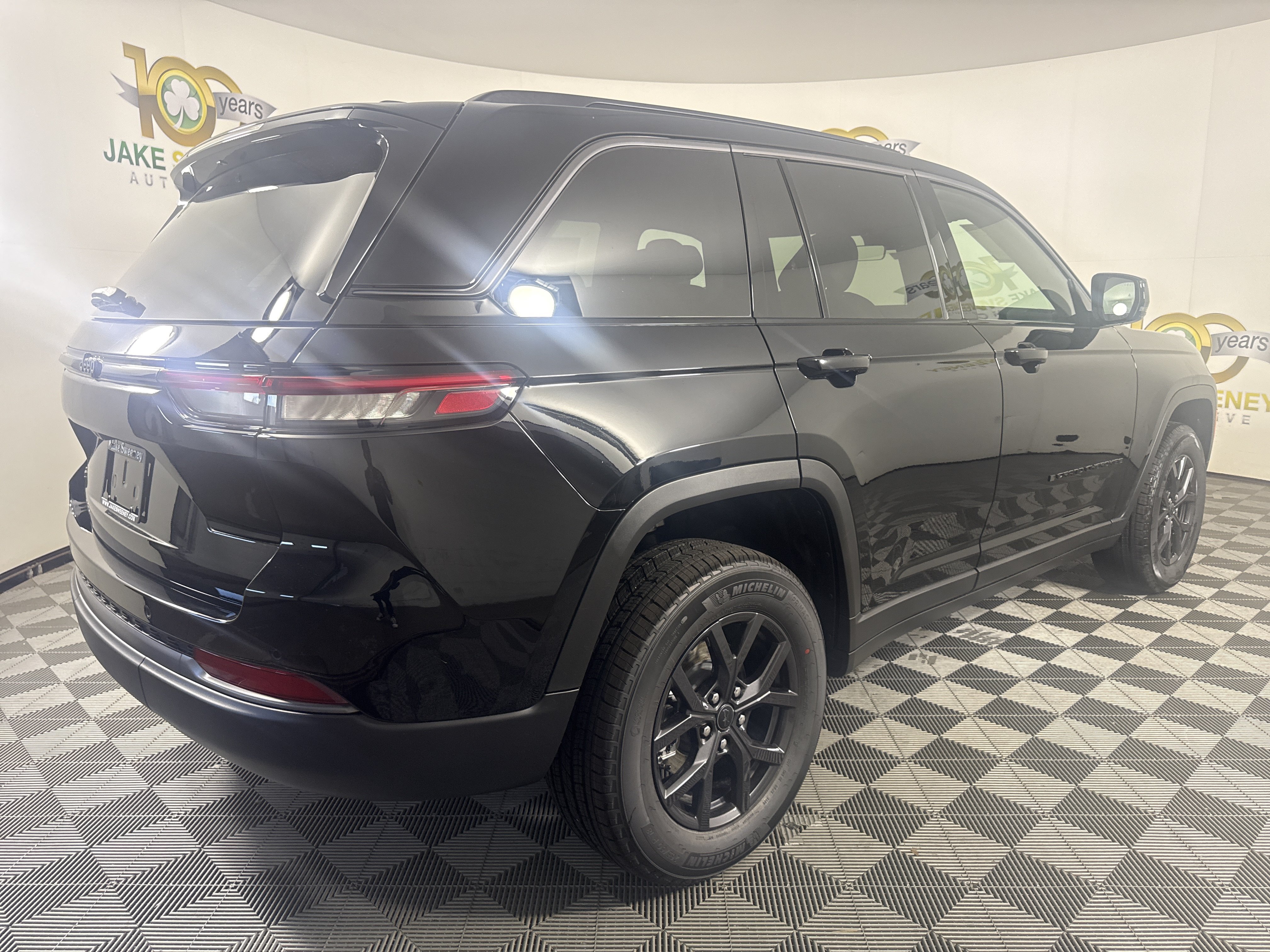 New 2027 Jeep Grand Cherokee 4WD image 10