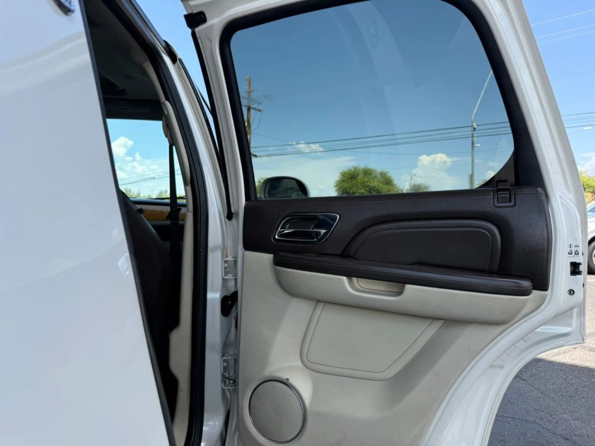Used 2013 Cadillac Escalade Platinum AWD/4WD image 35