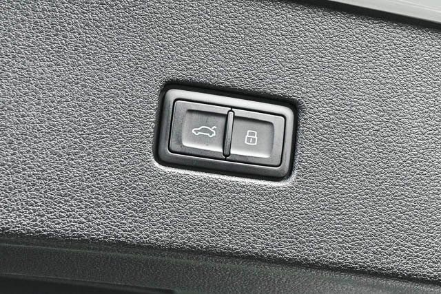 Used 2025 Audi Q8 Premium AWD/4WD image 26