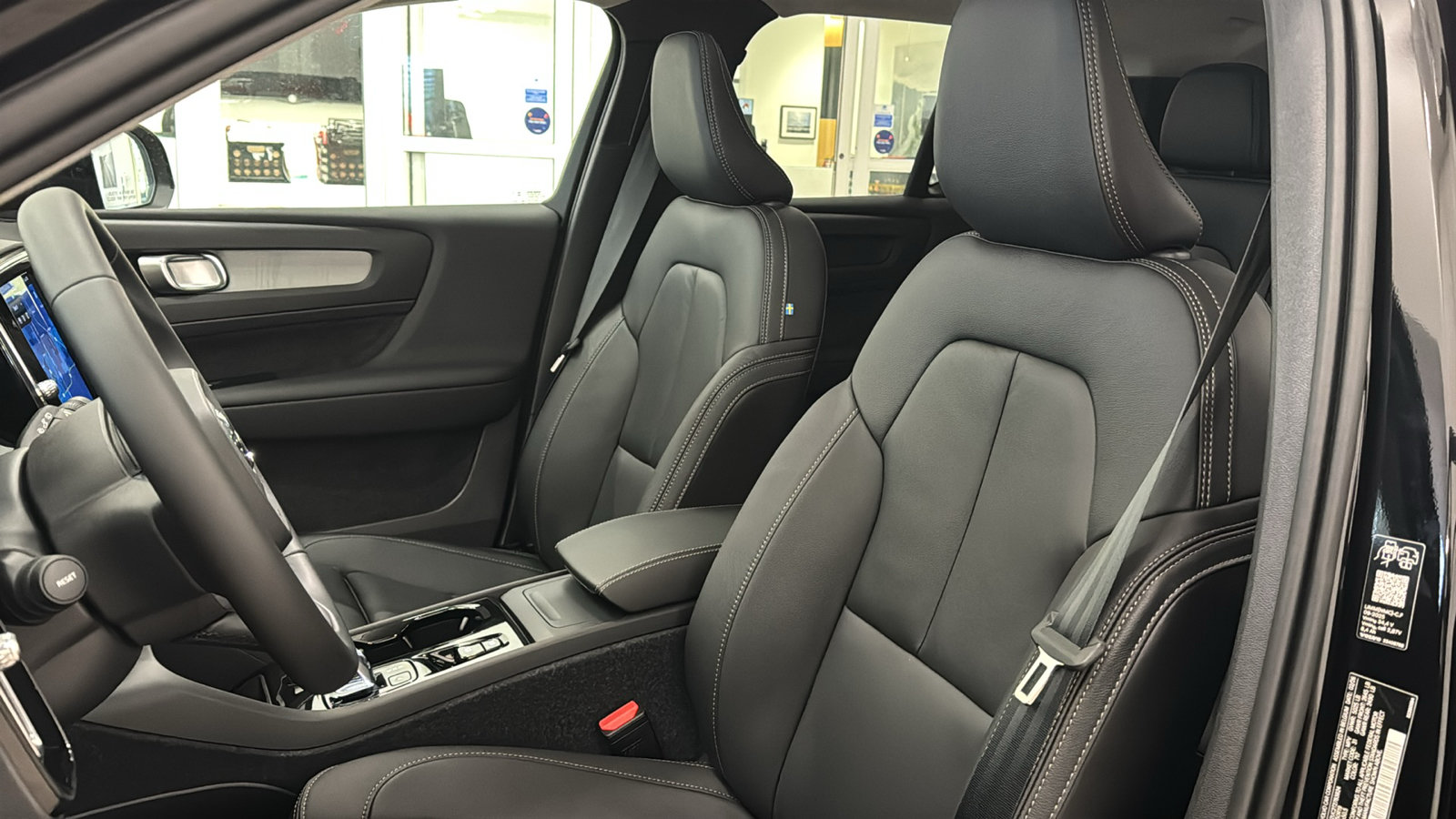 New 2026 Volvo XC40 B5 Plus w/ Climate Package AWD/4WD image 23