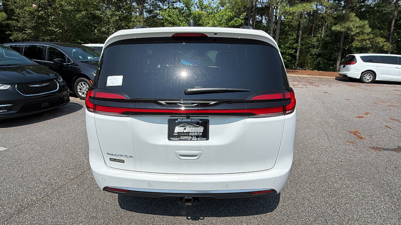 New 2027 Chrysler Pacifica Pinnacle FWD image 9