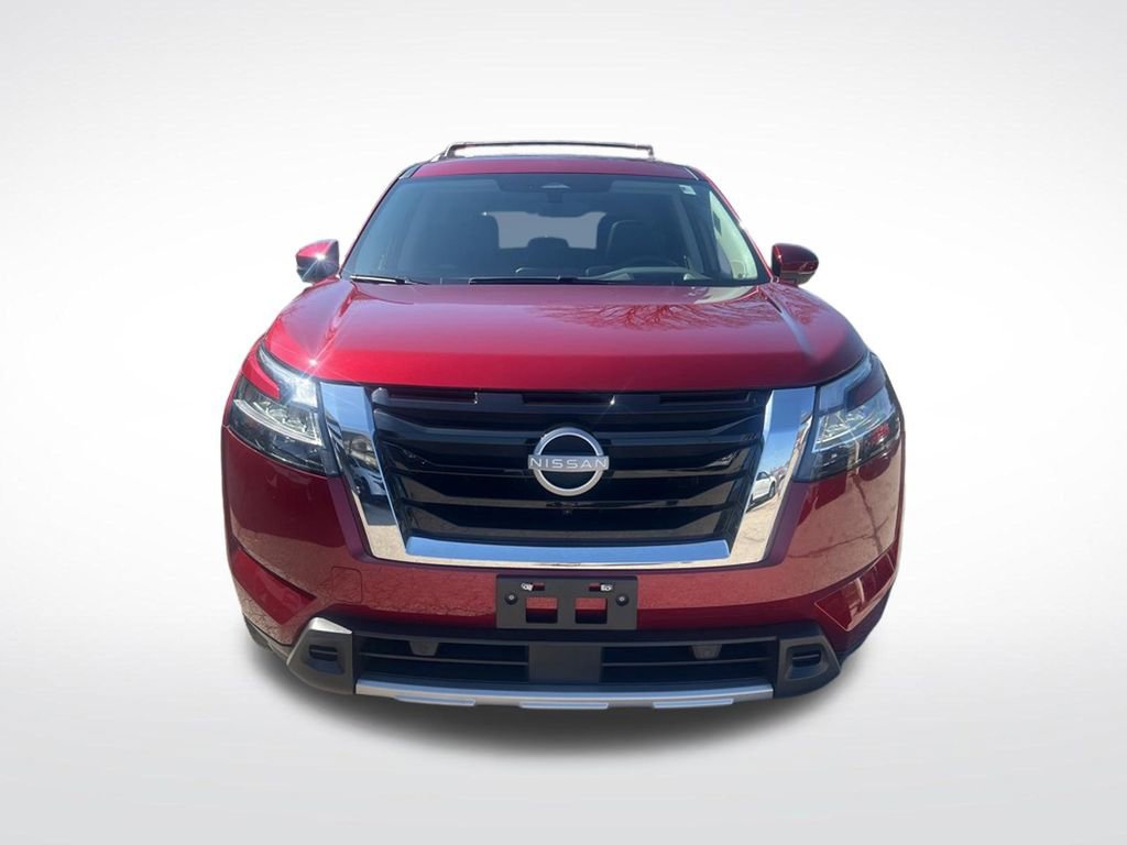 Certified 2024 Nissan Pathfinder Platinum w/ Cargo Package AWD/4WD image 2