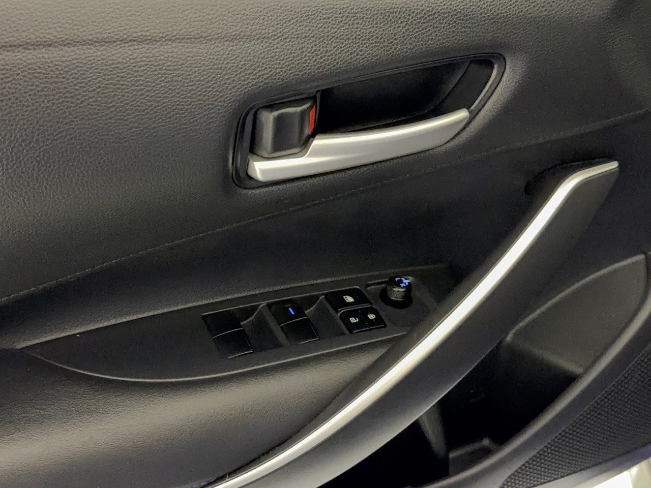 Used 2020 Toyota Corolla SE FWD image 9