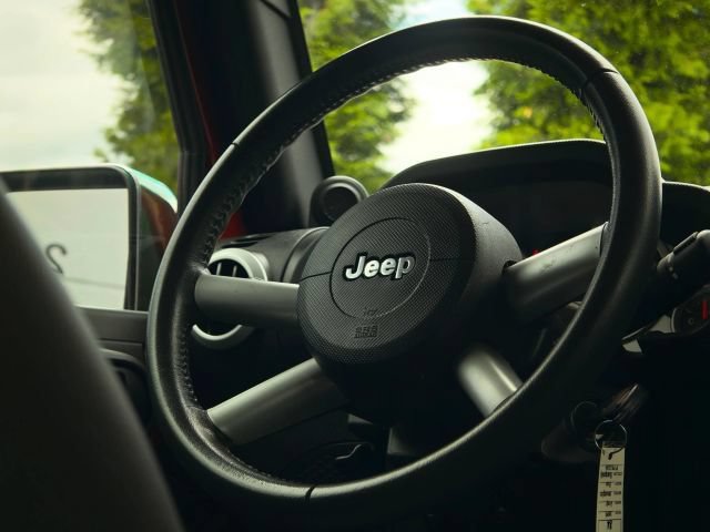 Used 2009 Jeep Wrangler Unlimited Sahara w/ Trailer Tow Group AWD/4WD image 16