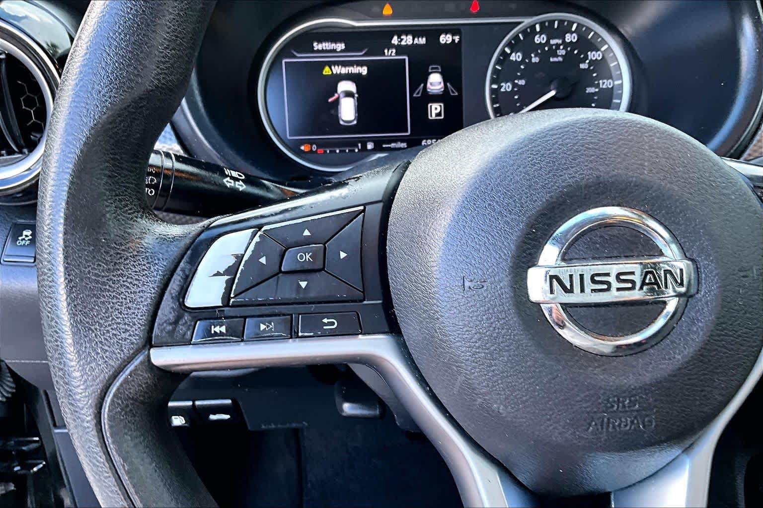 Used 2018 Nissan Kicks SV FWD image 26