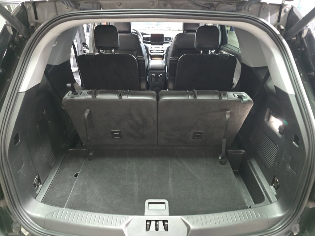 Used 2023 Ford Explorer XLT w/ Equipment Group 202A image 15