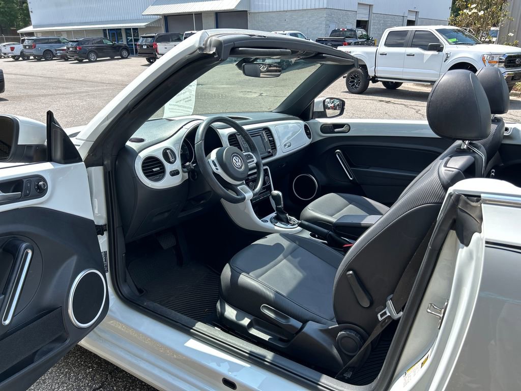 Used 2019 Volkswagen Beetle 2.0T SE FWD image 8