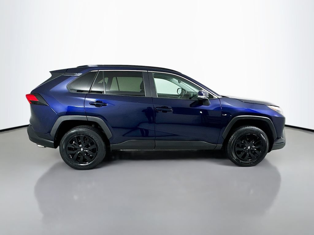 Used 2022 Toyota RAV4 XLE AWD/4WD image 8