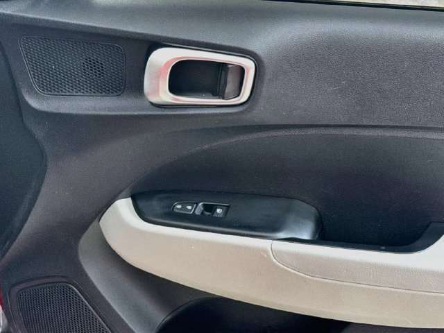 Used 2026 Hyundai Venue SEL FWD image 30