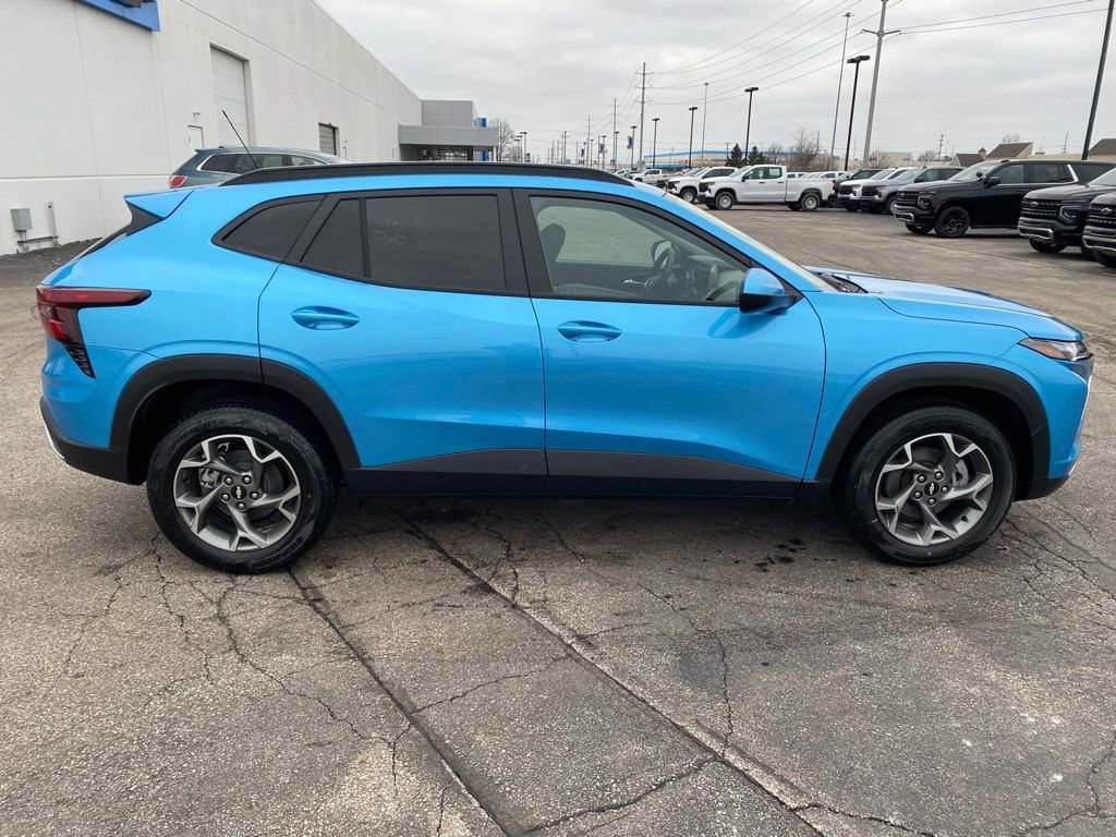 New 2026 Chevrolet Trax LT w/ Sunroof Package image 8