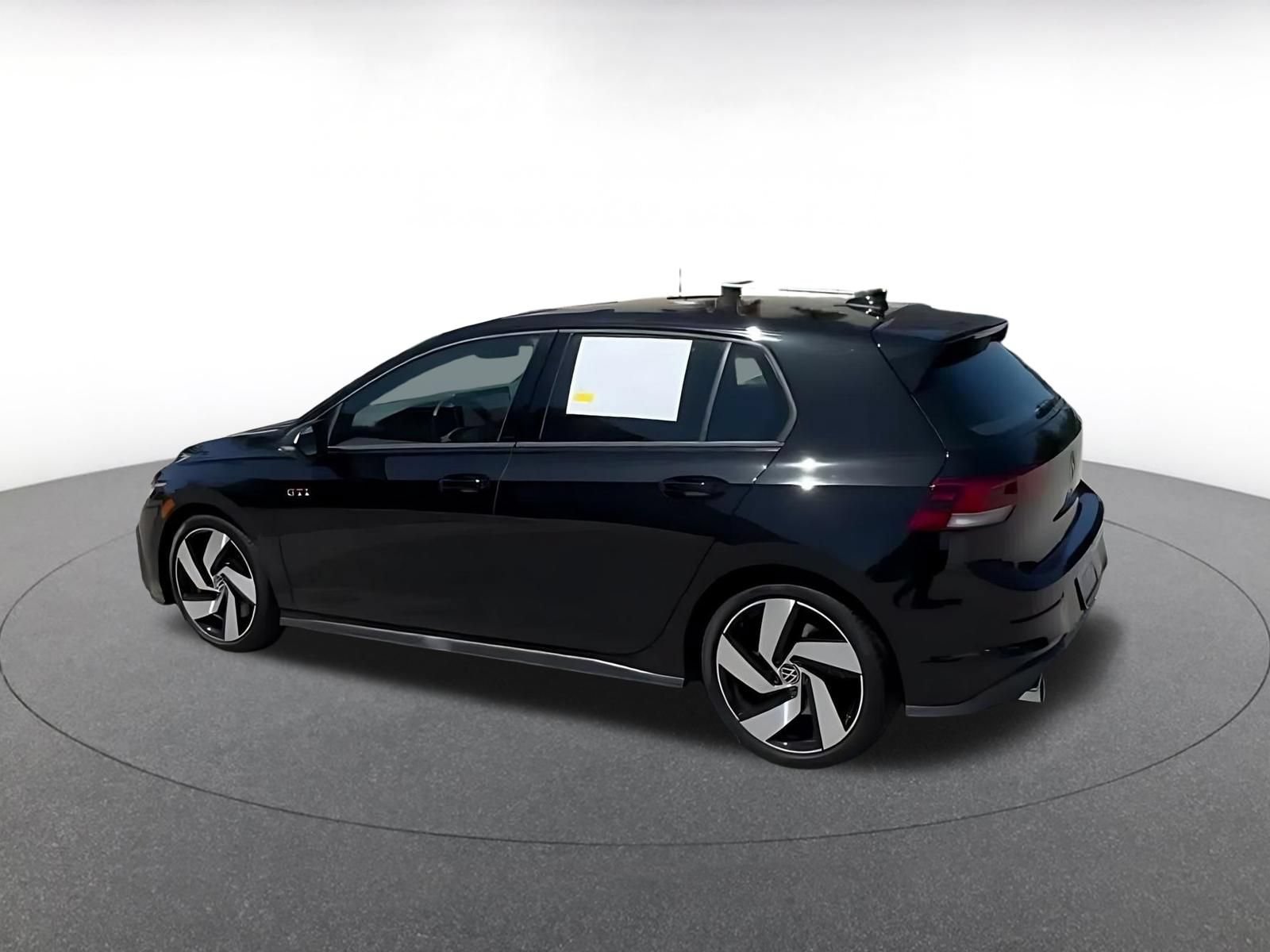 Used 2026 Volkswagen Golf S FWD image 8