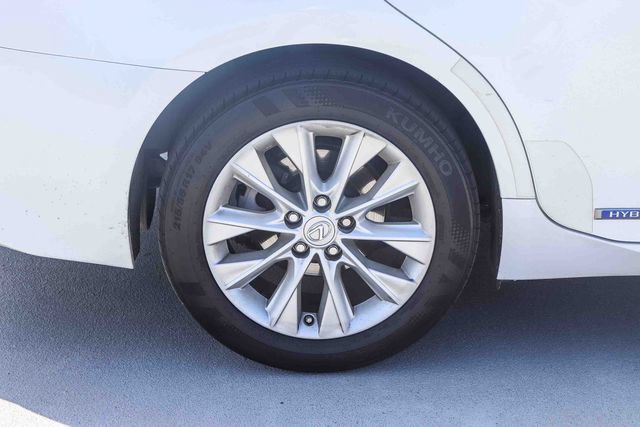 Used 2015 Lexus ES 300h w/ Premium Package w/Bamboo Trim FWD image 9