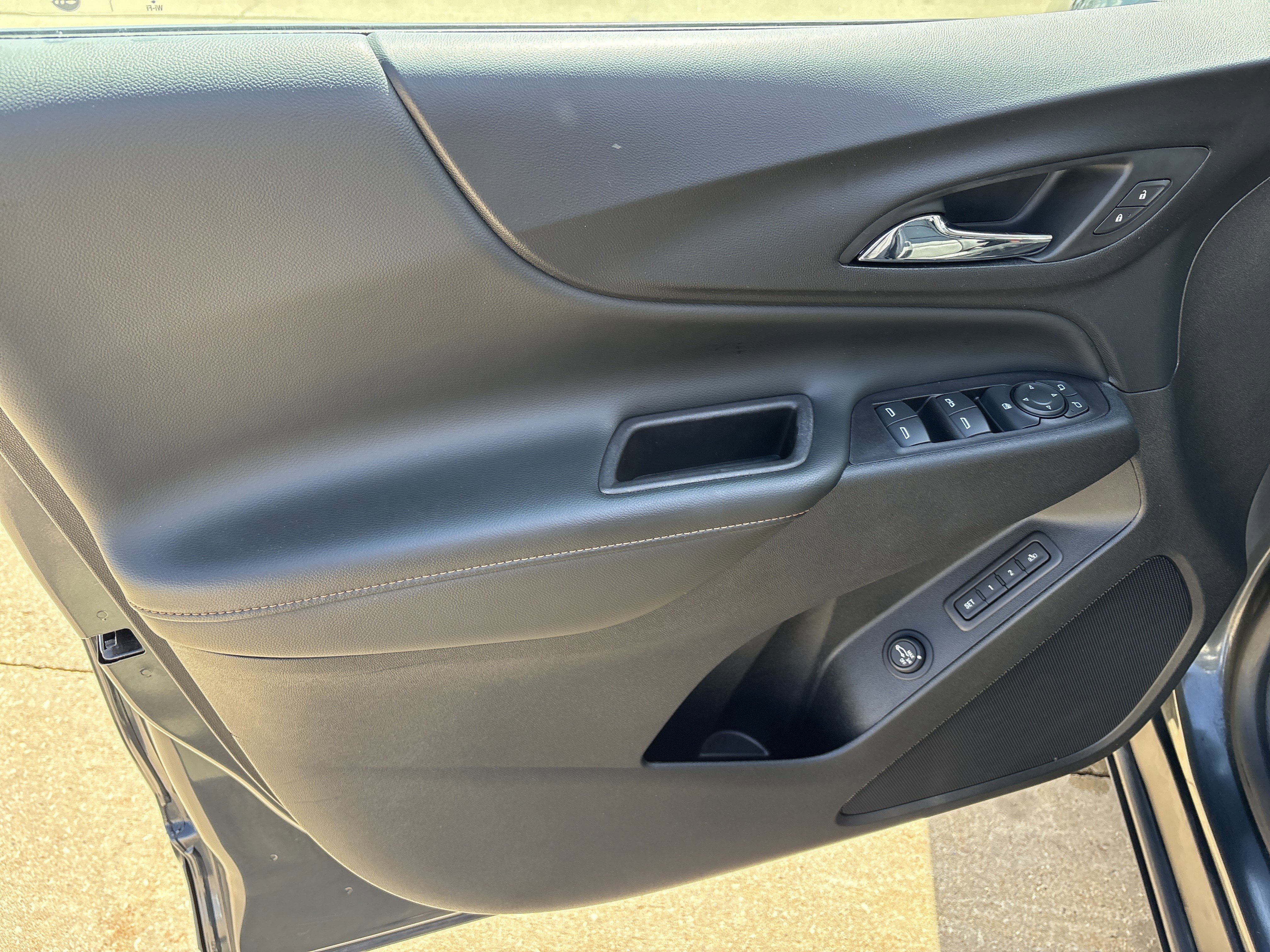 Used 2021 Chevrolet Equinox Premier image 10