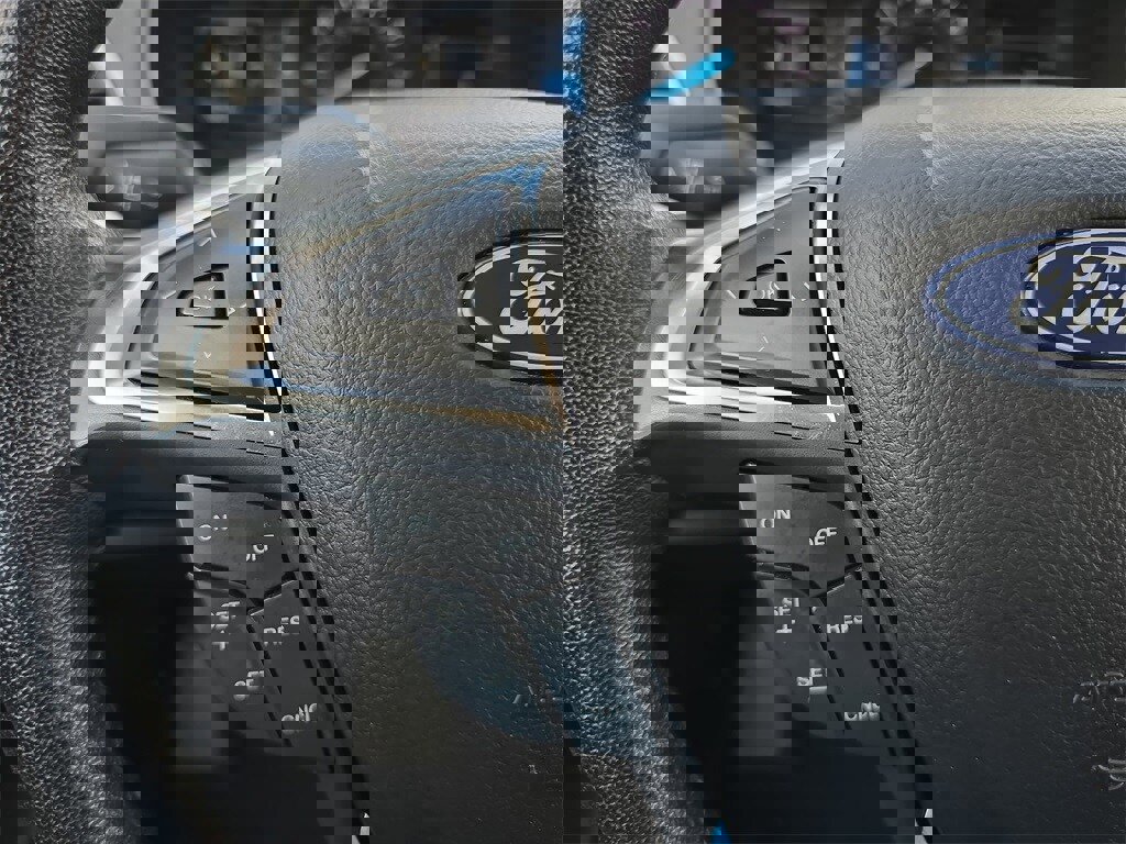 Used 2023 Ford Edge SEL image 16