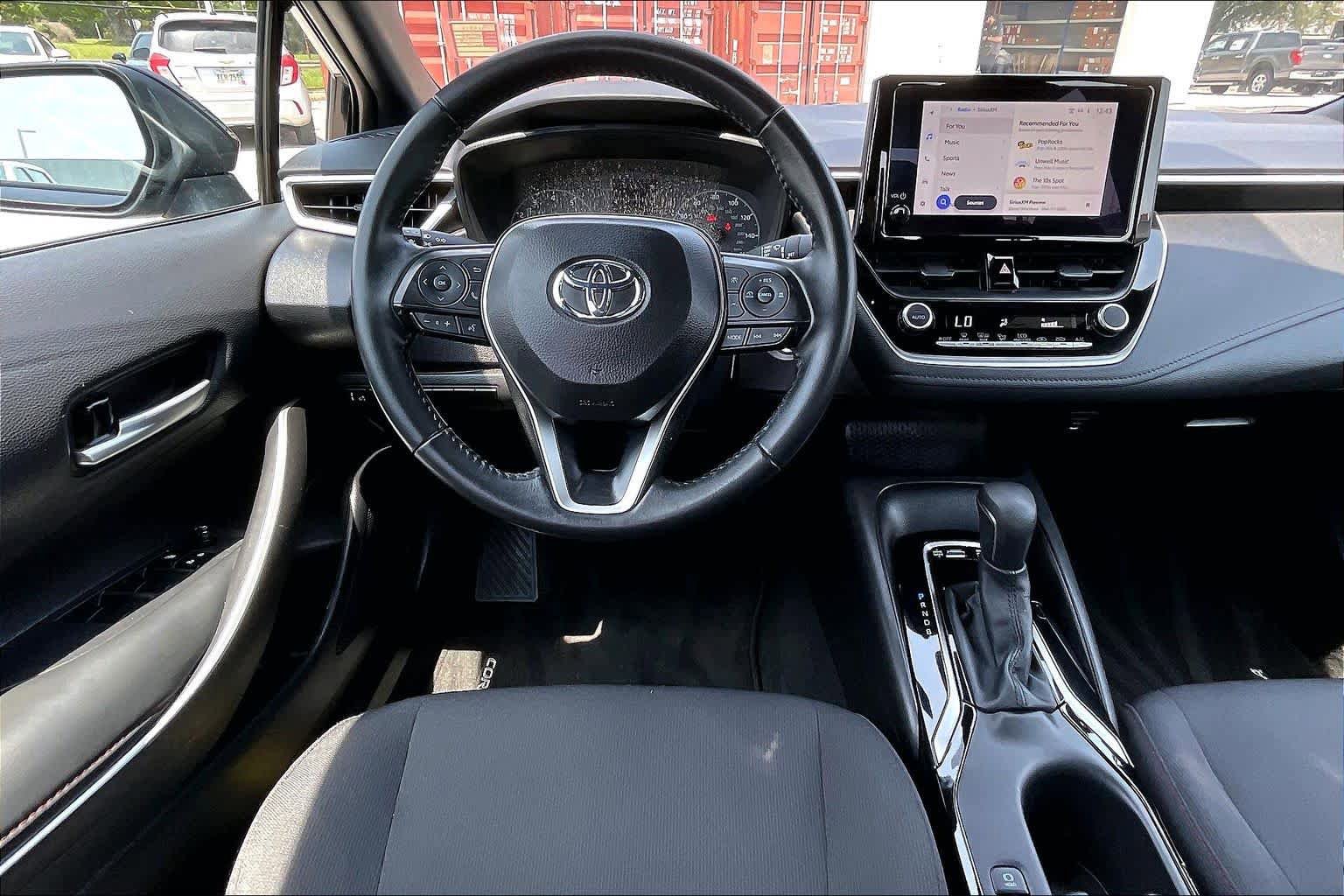 Used 2025 Toyota Corolla SE FWD image 6