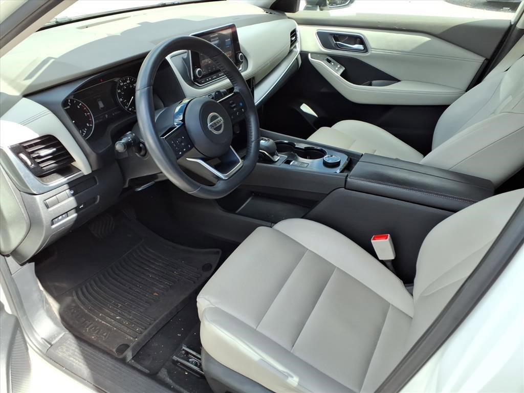 Used 2021 Nissan Rogue SV w/ Premium Package image 10