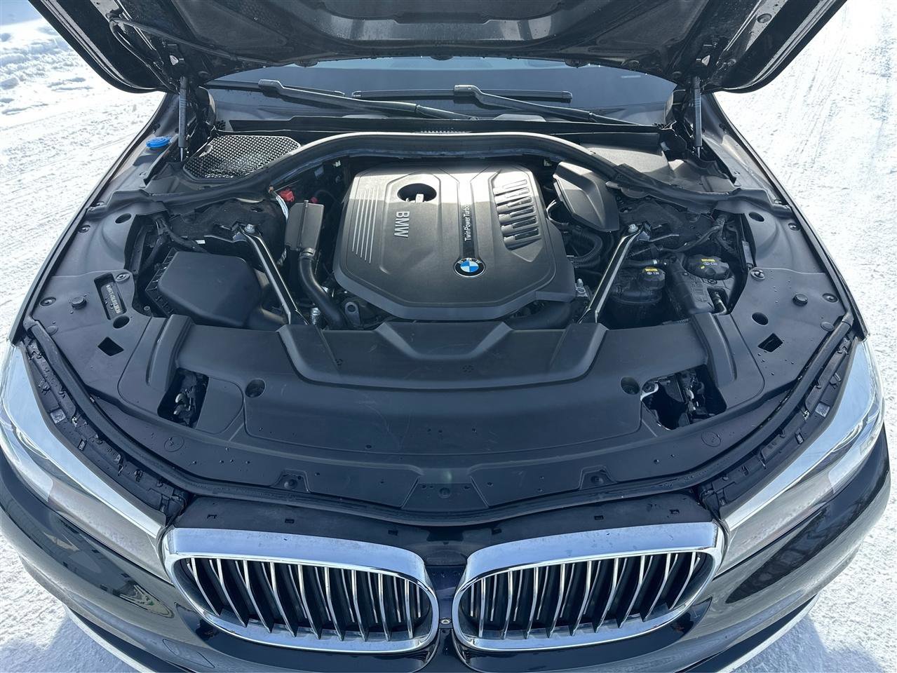 Used 2018 BMW 740i xDrive image 25
