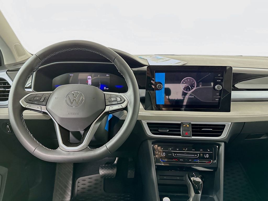 Used 2025 Volkswagen Taos SE FWD image 20