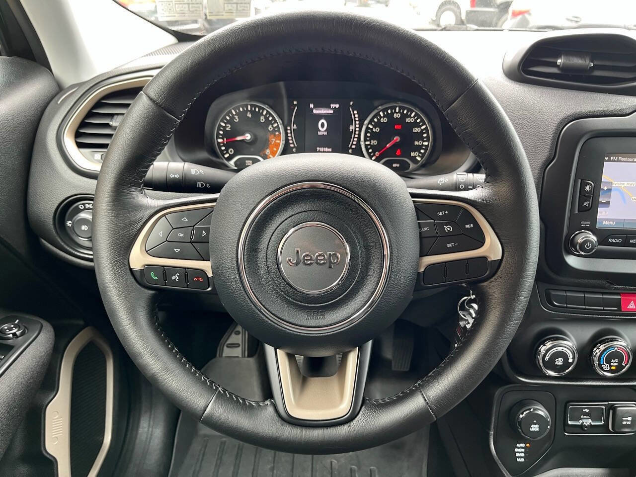 Used 2015 Jeep Renegade Latitude image 16