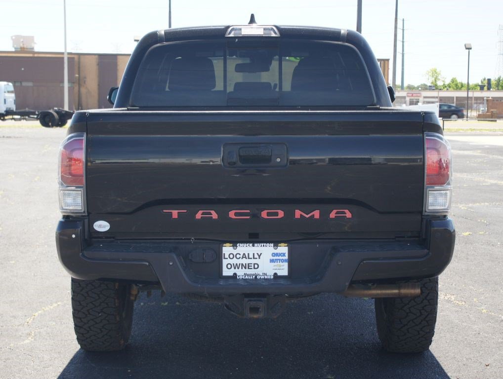 Used 2020 Toyota Tacoma TRD Off-Road w/ Technology Package AWD/4WD image 3