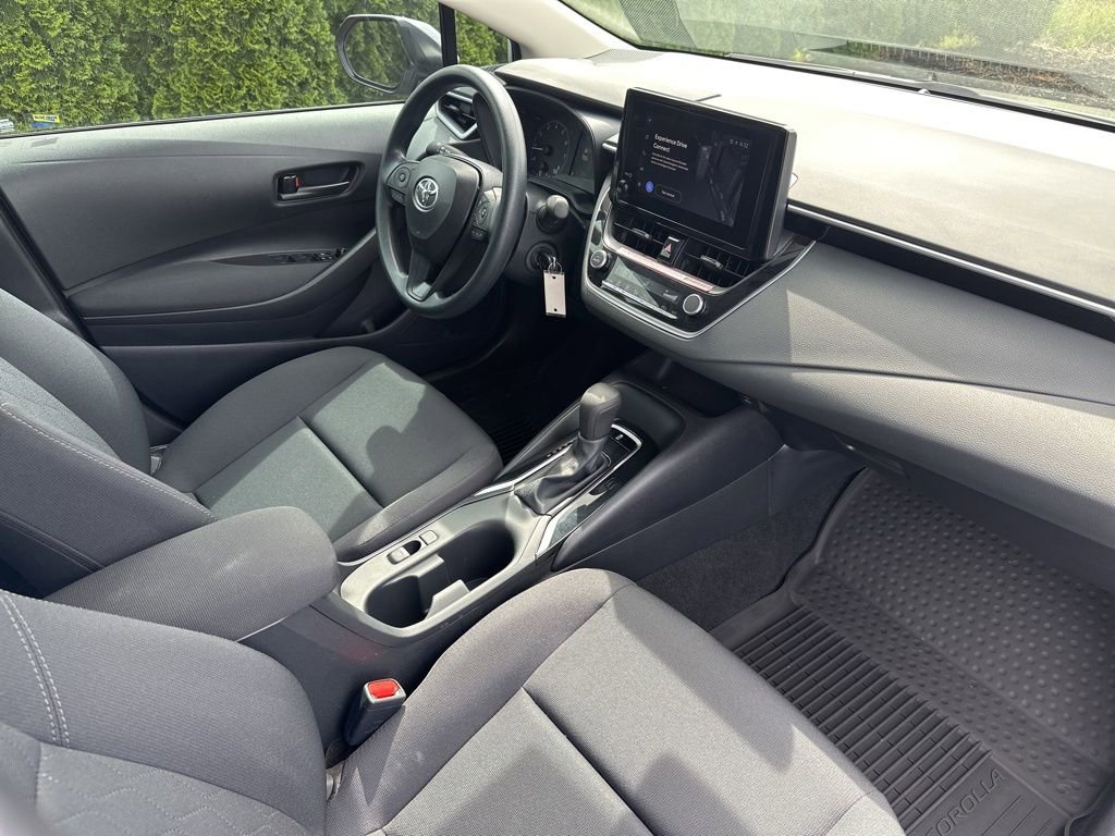 Certified 2025 Toyota Corolla LE FWD image 28