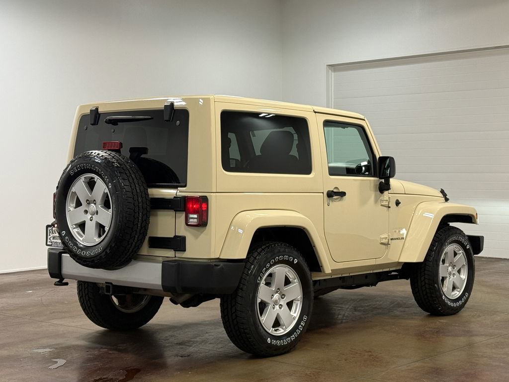 Used 2011 Jeep Wrangler Sahara w/ Connectivity Group AWD/4WD image 4