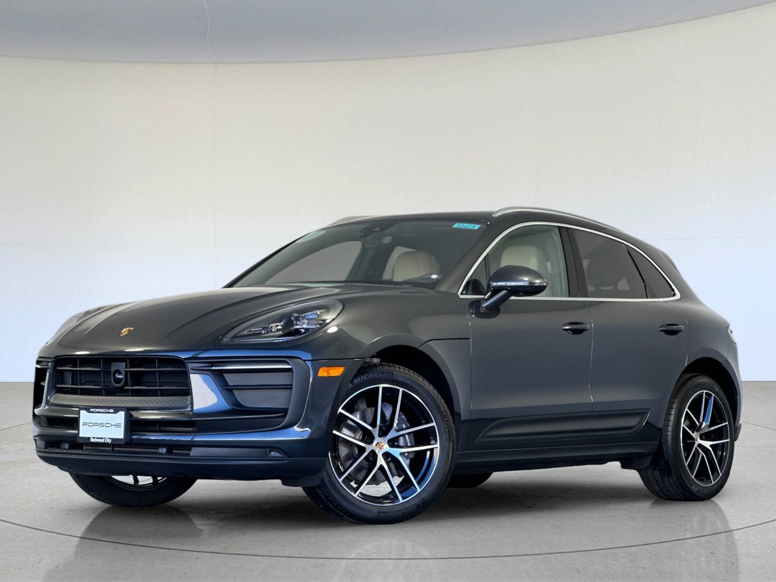 Certified 2026 Porsche Macan AWD/4WD image 1